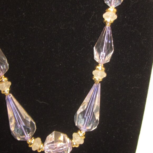 Vintage Lucite Necklace - Picture 3 of 4